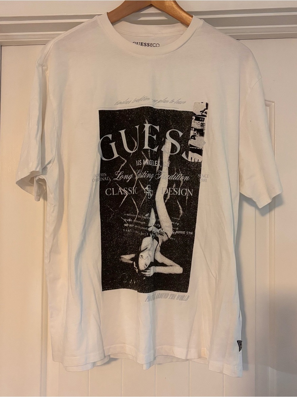 GUESS White Short Sleeve Graphic Logo Tee SZ MED
